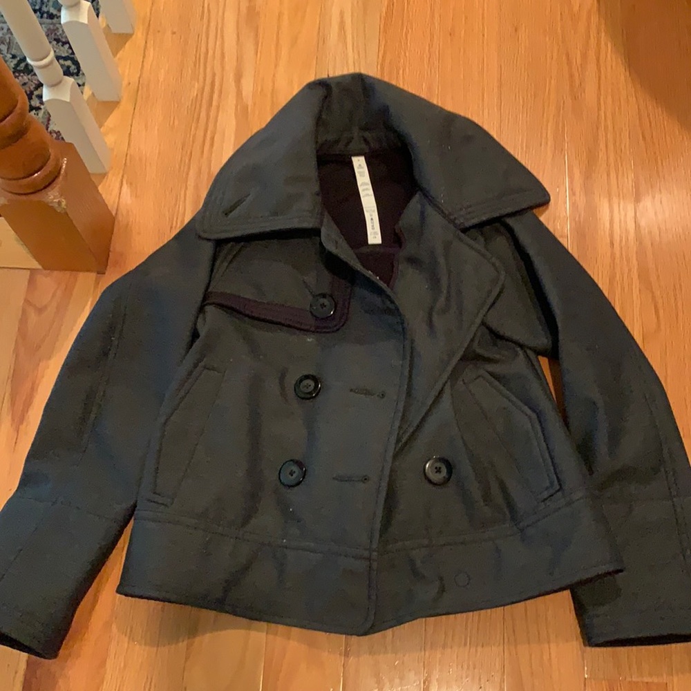Lululemon size 4 coat
